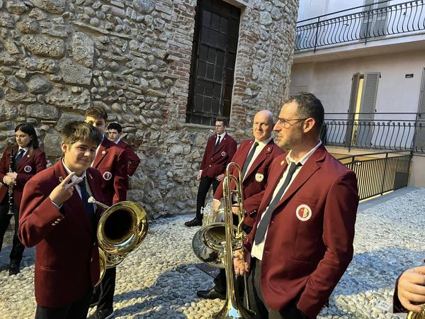 Questa immagine ha l'attributo alt vuoto; il nome del file è 4.jpg