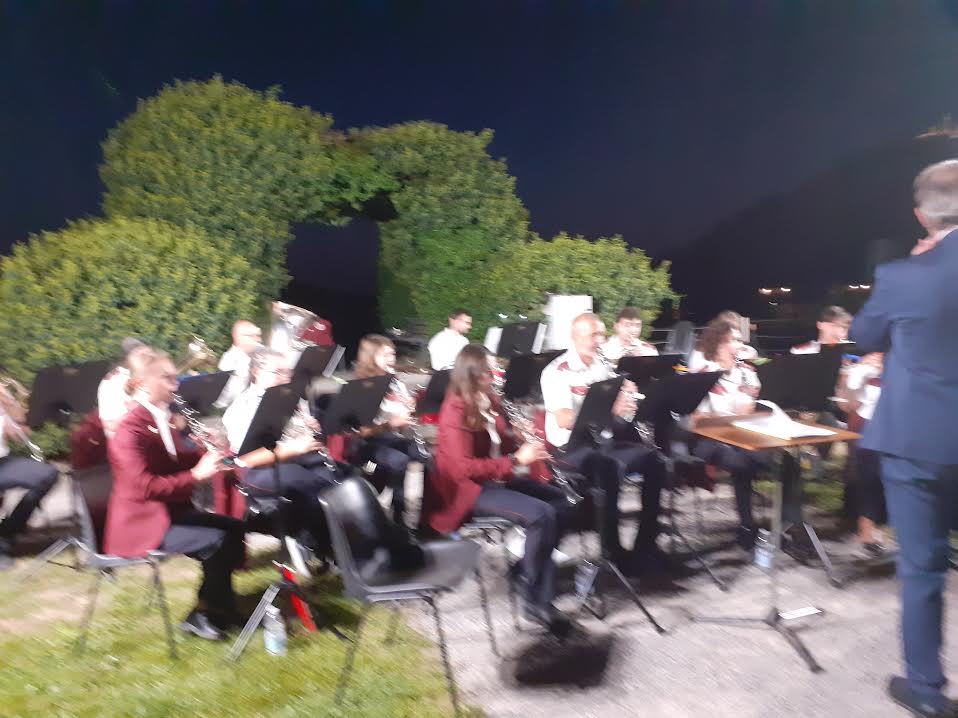 Questa immagine ha l'attributo alt vuoto; il nome del file è 3.jpg